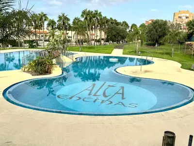 Piscina en o cerca de Alta Entinas