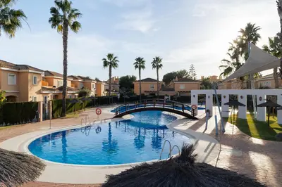 Piscina en o cerca de Bajo con terraza #Playa 8min #Chill out #Cuna