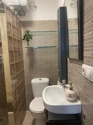 Un baño de ESTUDIO EN SANJOSE A 50 M DE LA PLAYA