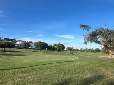 Instalaciones para jugar al golf en el apartamento o alrededores