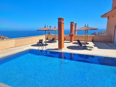 Piscina en o cerca de Oasis de Lujo Frente al Mar - by Aloha Palma