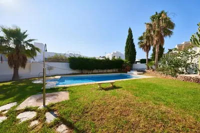 Piscina en o cerca de Vargas Alto
