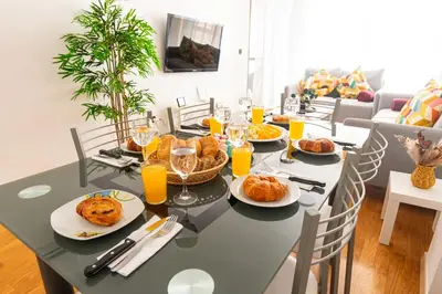 Comida en o cerca de este apartamento