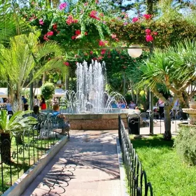 Plaza España y Playa La Colonia - by Aloha Palma