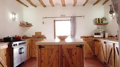 Una cocina o zona de cocina en Casa De La Familia - Casa Rural