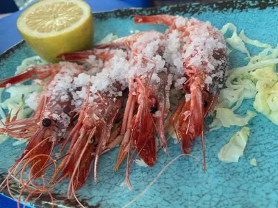 Comida en o cerca de este apartamento