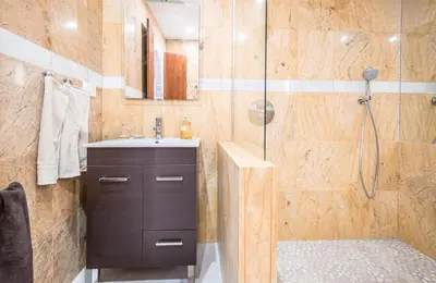 Un baño de SunRays Naturist Apartment in Playas de Vera