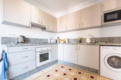 Una cocina o zona de cocina en SunRays Naturist Apartment in Playas de Vera