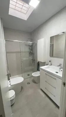 Un baño de El Paraíso Retamar