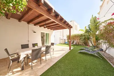 Jardín al aire libre en Villa Joya I
