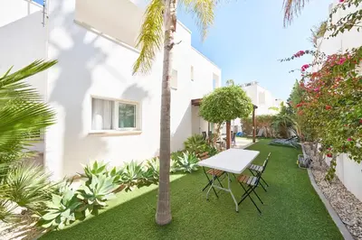 Jardín al aire libre en Villa Joya I