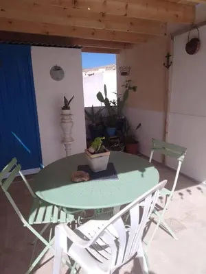 Plano de Casita la paloma bonita del pescador hasta 5 personas en el casco antiguo la médina centro almeria bajo alcazaba terraza buena vista parking privado y sabanas en opción