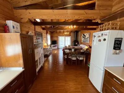 Una cocina o zona de cocina en Cabaña de la Vega
