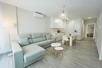 Una cocina o zona de cocina en Paseo Marítimo - Apartamento a estrenar, a pie de playa, con 2 baños