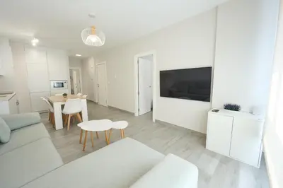 Una cocina o zona de cocina en Paseo Marítimo - Apartamento a estrenar, a pie de playa, con 2 baños