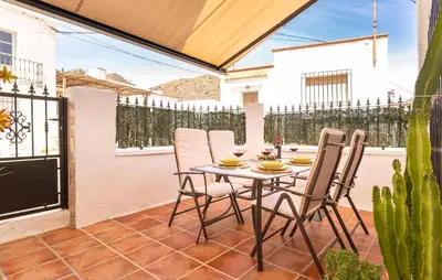 Un balcón o terraza de Awesome Apartment In Hortichuelas