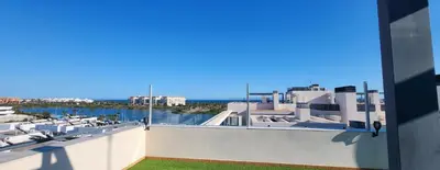 Vista de un río cerca de este apartamento