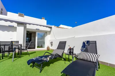 Un patio o zona al aire libre en Apartamento Buenavista Playa Blue R&R