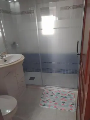 Un baño de Invencible