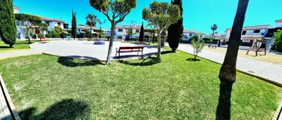 Jardín al aire libre en Bajo VERAMAR 1 frente a parque 2 dormitorios 500 metros de la playa
