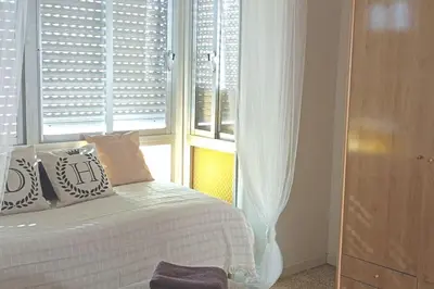 Cama o camas de una habitación en Maison de charme 2 terrasses, en ville, mer, port.