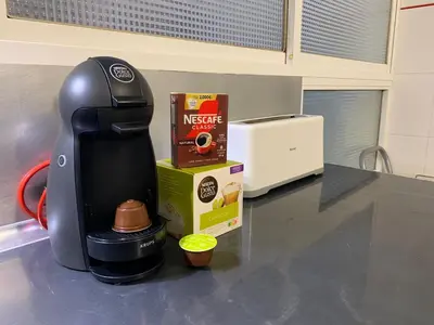 Utensilios para hacer té y café en Apartamento CostaSol