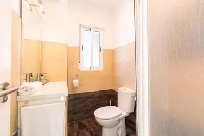 Un baño de Paraíso Frente al Mar con Piscina - By Aloha Palma