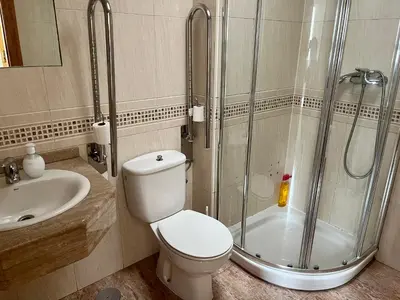Un baño de PENSION NAVAS