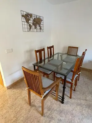 Zona de estar de adosado con piscina en Cabo de Gata 4p