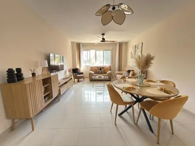 Una televisión o centro de entretenimiento en Apartamento céntrico junto paseo, playas y zonas de interés!!