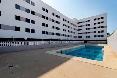 Piscina en o cerca de Ático luminoso con terraza.