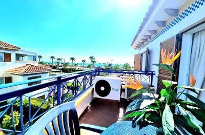 Un balcón o terraza de Ático vistas al mar con dos terrazas Veramar 5 en 1ª línea de playa
