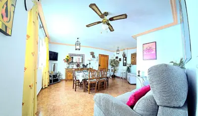 Zona de estar de Atico en Puerto Rey Urbanizacion La Aldea