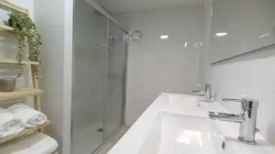 Un baño de La Casa de Tobías - Puerto Deportivo de Aguadulce