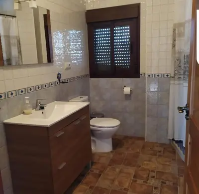 Un baño de VIVIENDASFUENTEZUELAS