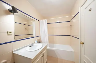 Un baño de Tres Pinos 2