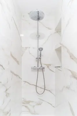 Un baño de TrendyHomes Almería Playa