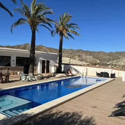 Cortijo La Cueva