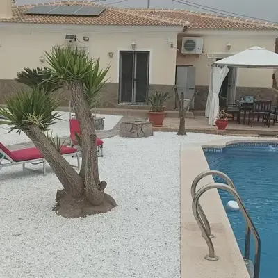 Villa Paz - Villa Familiar para 6 con piscina