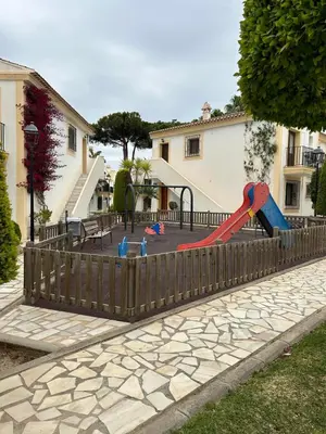 Zona de juegos infantil en Villa Salitre, urbanización Vera Coast