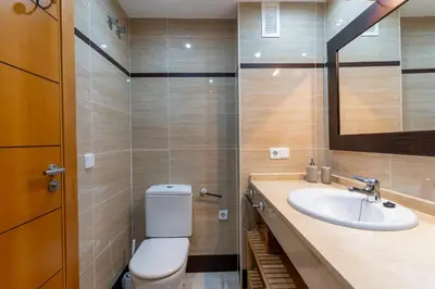Un baño de Brisas Almerimar R&R