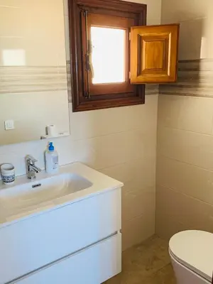 Un baño de La Barraca B - Descanso Familiar con gran patio en entorno tranquilo cerca del mar