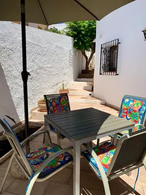 Un patio o zona al aire libre en La Barraca B - Descanso Familiar con gran patio en entorno tranquilo cerca del mar