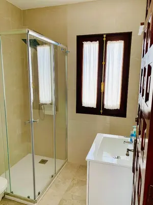 Un baño de LA BARRACA - A - Relax, Terraza cerca del mar