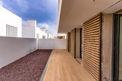 Un balcón o terraza de San José Suites 3 Hab, Piscina, solárium y WiFi