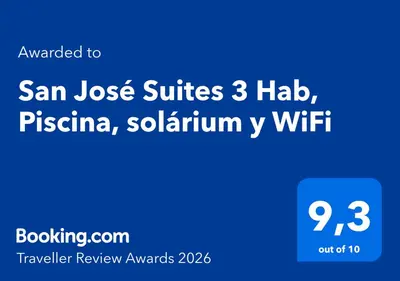Certificado, premio, señal o documento que está expuesto en San José Suites 3 Hab, Piscina, solárium y WiFi