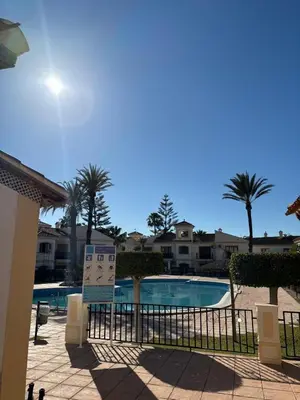 Piscina en o cerca de LA CASITA VERDE- cerca de la playa y con piscina abierta todo el año