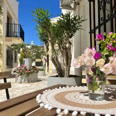 LA CASITA VERDE- cerca de la playa y con piscina abierta todo el año