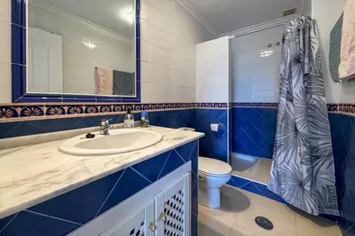 Un baño de R2303 Pueblo Barea Vera Playa Almería