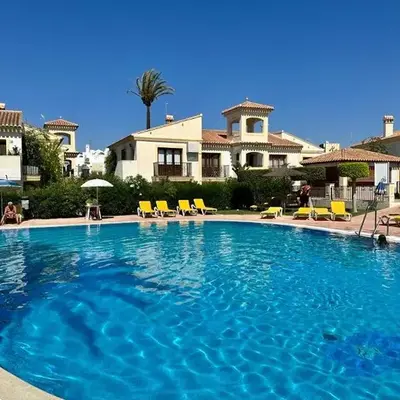 Casa Brisa Vera Costa con piscina abierta todo el año